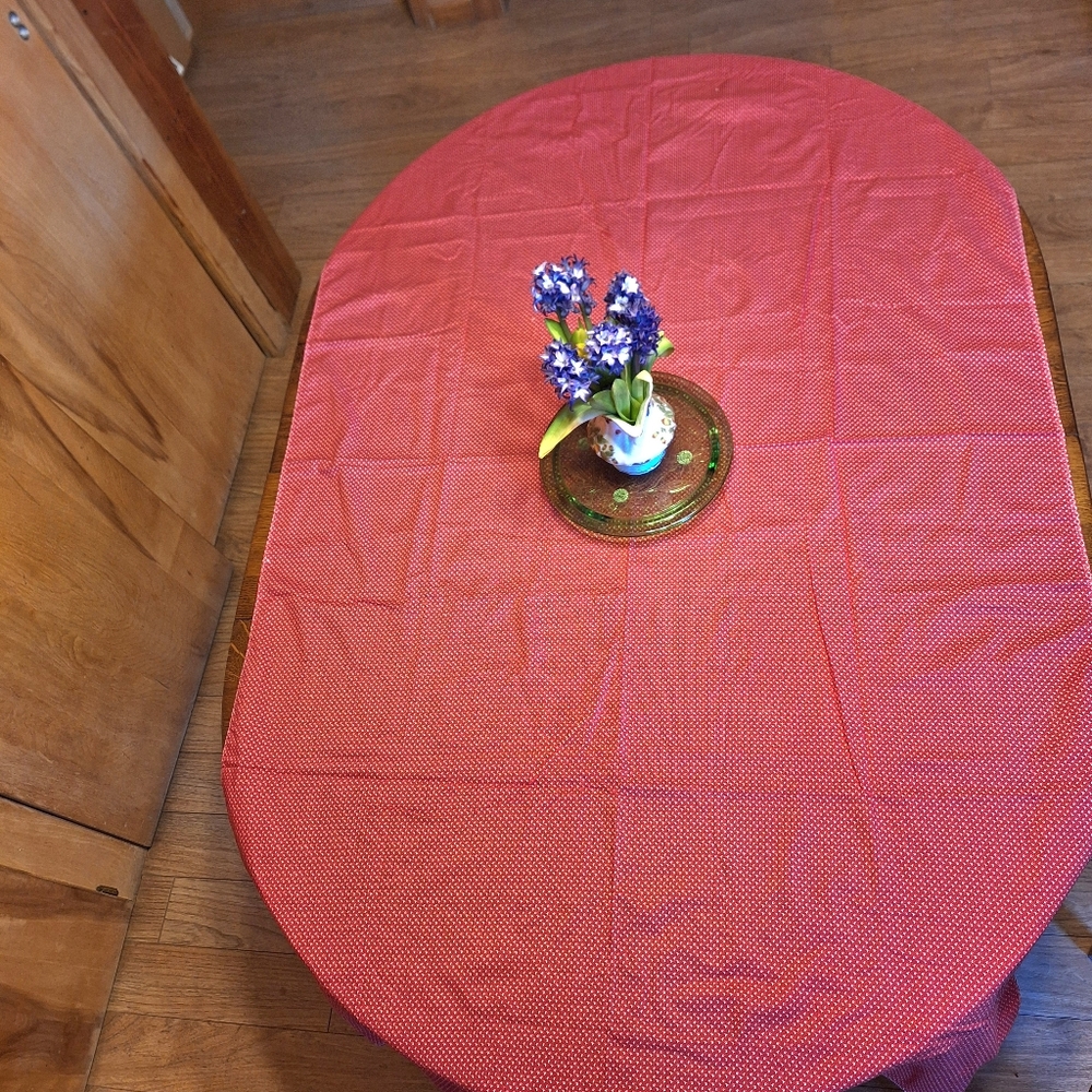 Handmade Red Heart Tablecloth with embroider edging & 2 Matching Napkins
